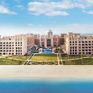 Fam Living - Private Beach Escapes In Palm Jumeirah Dubai